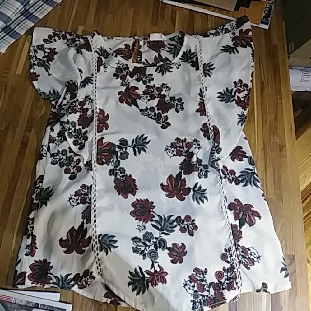 Flounce sleeve floral top